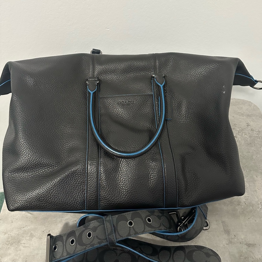Coach Men’s Leather Venturer Duffle Bag